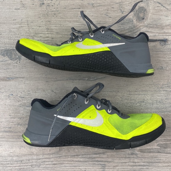 Women’s Nike Metcon 2 - Picture 2 of 7